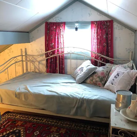 Heimly Lake House Holiday home