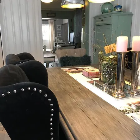 Heimly Lake House Holiday home
